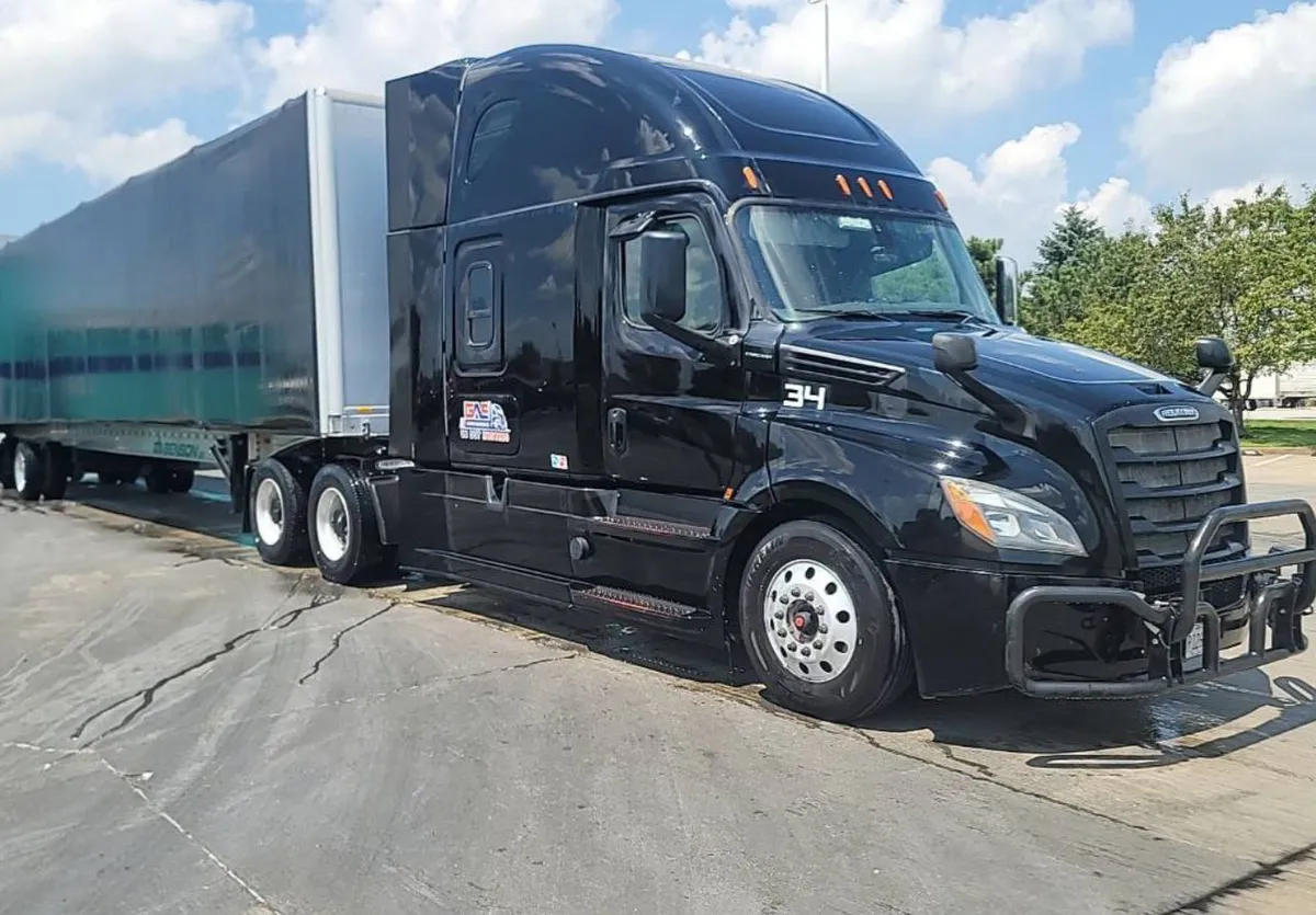 Control center with real-time monitoring